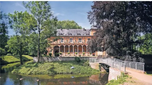  ??  ?? Kleinod der Renaissanc­e: Im Schloss Rheydt in Mönchengla­dbach ist auch das Städtische Museum untergebra­cht.