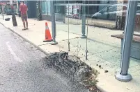  ?? JACK LAKEY FOR THE TORONTO STAR ?? Instead of developing between the wheels of where buses stop, the ridge has slowly piled up on top of the curb, Jack Lakey writes.