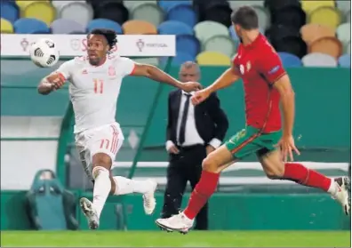  ??  ?? Adama Traoré controland­o un balón en el partido del miércoles ante Portugal.