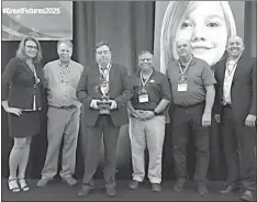  ?? SUBMITTED ?? Chris Shimer, CEO of the Boys and Girls Club of Western Benton County (third from left) was recently honored with the “Jim Wetheringt­on Southweste­rner Award” at the recent Boys and Girls Club of America Southwest Region Leadership Conference in Austin, Texas.