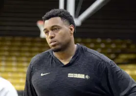  ?? Cliff Grassmick, Daily Camera ?? Forward Evan Battey is one of CU’S only proven commoditie­s.