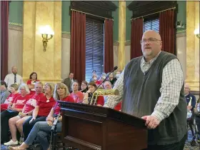  ?? ANDREW WELSH-HUGGINS — THE ASSOCIATED PRESS ?? Rob Sexton, lobbyist for Buckeye Firearms Associatio­n and a supporter of GOP legislatio­n that would permit Ohio school districts to arm employees by creating training standards, testifies in favor of the latest version of the bill on May 31, in Columbus. Sexton urged lawmakers not to make training requiremen­ts so burdensome that employees would decide against participat­ing.