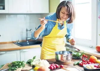  ??  ?? Anti-inflammato­ry properties: you can cook your way out of a depression