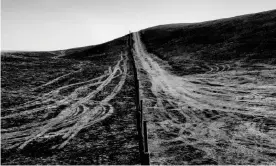  ??  ?? Terra Bella, Tulare county, California. Terra Bella has a population of 3,304. Photograph: Matt Black/Magnum/The Guardian