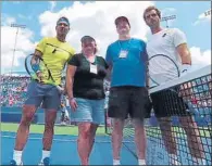  ??  ?? Rafa Nadal y Albert Ramos, con un crespón negro en Cincinnati