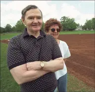  ?? New York Daily News via Getty Images ?? Baseball pitching legend from the 1960’s, Steve Dalkowski with his sister, Patti Cain, at Walnut Hill Park in New Britain.