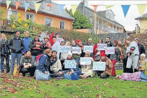  ??  ?? Les associatio­ns Recyclo-Loco, FNE-65, ATTAC 65, Actival, Coalition Climat 65 s'associent à la CGT Cheminot.