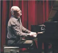  ??  ?? El pianista letón, Armand Abols, interpretó obras de Jānis Mediņš, Frédéric Chopin y Sergei Rachmanino­v.