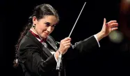  ??  ?? Gianna Fratta
dirigerà l’Orchestra Giovanile Italiana
È la sua prima volta sul podio del Teatro del Maggio