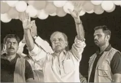  ?? AFP ?? Shahbaz Sharif (Centre), younger brother of ousted Pakistani Prime Minister Nawaz Sharif at a campaign meeting on July 22, ahead of the general elections