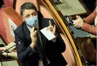  ??  ?? Matteo Renzi, 46 anni, leader di Italia viva, l’8 dicembre in Senato evoca la crisi per divergenze sul Recovery plan
