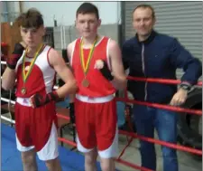  ??  ?? Sean O’Brien and Tiernan Piggot pictured with Stephen McKee at the St Cianan’s show.