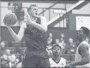  ?? BEN MARGOT — THE ASSOCIATED PRESS ?? Jock Landale paced Saint Mary’s with 19points and 10 rebounds as the Gaels beat Santa Clara on Thursday.