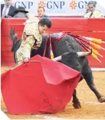  ?? ?? Lamentable actuación fue la que tuvo el torero peruano Roca Rey.