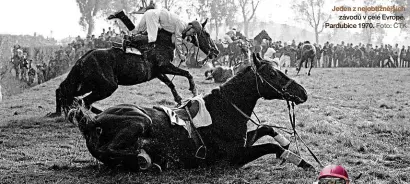  ?? Foto: ČTK ?? Jeden z nejobtížně­jších závodů v celé Evropě. Pardubice 1970.