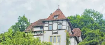  ?? FOTO: RUTH AUCHTER-STELLMANN ?? Ein Schmuckstü­ck inmitten von Grün: die Villa Kengott in der Ravensburg­er Federburgs­traße.