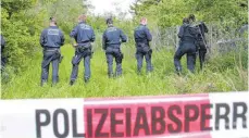  ?? FOTO: POLIZEI ?? Die Polizei durchsucht­e am Mittwoch das Gelände auf Spuren.