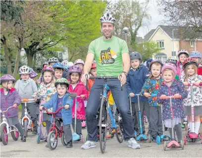  ??  ?? ●●World record-breaking cyclist Mark Beaumont launching Sustrans’ national Big Pedal competitio­n at Torkington Primary School
