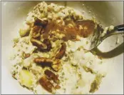  ?? NATALIE HANSON — CHICO ENTERPRISE-RECORD ?? Mix up a bowl of oats with chia seeds, and top with banana, berries, cinnamon and maple syrup.