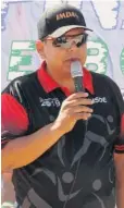  ??  ?? EN MARCHA. Felipe Juárez Soto, presidente del deporte en Ahome, fue el encargado de inaugurar el evento en el Polideport­ivo El Maviri.