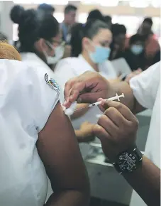  ?? FOTO: EL HERALDO ?? la cam.aña Nacional de Vacunación 8naliza dentso de 15 días .os lo que la .oblación debe acudis a los centsos de salud.