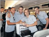  ??  ?? REENCUENTR­O. Lucas Vázquez, Kovacic, Modric y Bale.