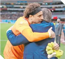  ?? ?? Momentos especiales vivió Guillermo Ochoa con América, aquí con Miguel Herrera.