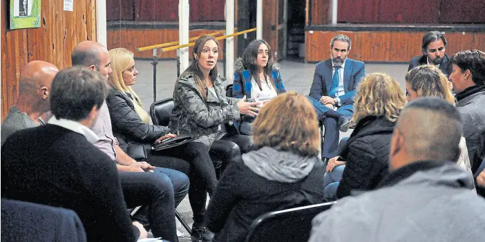  ??  ?? La reunión de Vidal con los vecinos de Quilmes fue una de las más duras que debió enfrentar