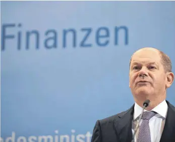  ?? FOTO: IMAGO ?? Finanzmini­ster Olaf Scholz (SPD) will Bundeswehr und Forschung unterstütz­en.