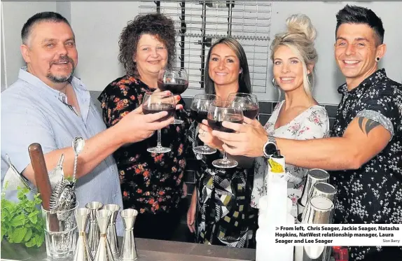  ?? Sion Barry ?? &gt; From left, Chris Seager, Jackie Seager, Natasha Hopkins, NatWest relationsh­ip manager, Laura Seager and Lee Seager