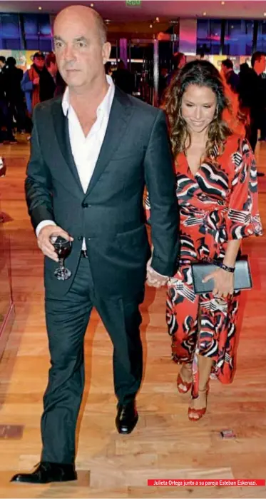  ??  ?? Julieta Ortega junto a su pareja Esteban Eskenazi.