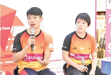 ?? — Bernama photo ?? (From left) Chan Peng Soon and Goh Jin Wei speak to the press in Kuala Lumpur December 26, 2018.
