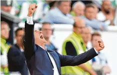  ?? Foto: Frank Peters, Witters ?? Sein nach eigenen Angaben schwerster Job: Wolfsburgs Trainer Bruno Labbadia fei ert den Klassenerh­alt seiner Mannschaft.