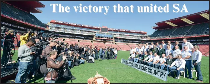  ?? PICTURE: PABALLO THEKISO ?? FIELD OF DREAMS: The members of the Springbok rugby team and management who won the 1995 Rugby World Cup pose for a team picture at Ellis Park to mark the 20th anniversar­y of that historic day. The Springboks beat New Zealand 15-12 to claim the cup.