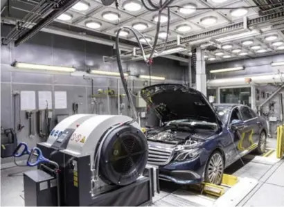  ?? FOTO DAIMLER AG ?? Sinds september moeten alle auto’s worden gehomologe­erd met de WLTP-meetmethod­e.