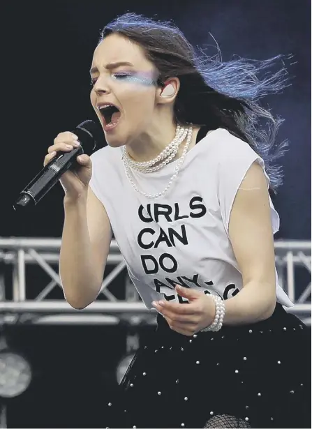  ??  ?? 2 Lauren Mayberry, of the band Chvrches, revealed that a police presence has been required at her shows and that she’s been unable to go home
