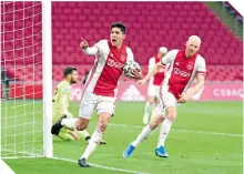  ?? FOTO: REUTERS ?? El mexicano remató dentro del área para marcar su segundo gol de la presente campaña. /