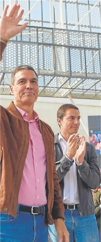  ?? // EP ?? Pedro Sánchez y el líder del PSM,
Juan Lobato, ayer en Getafe