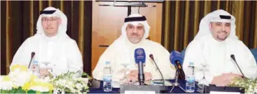  ?? — KUNA ?? KUWAIT: Arab Media Forum’s Secretary General Madhi Al-Khamis (center) speaks during the press conference.