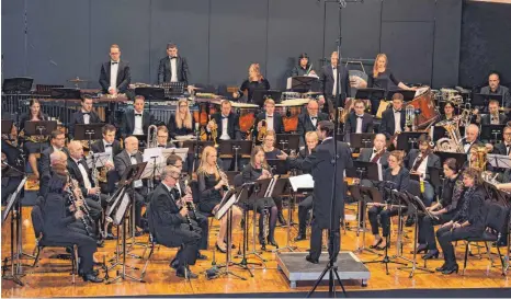  ?? FOTO: ANGELIKA GRETZINGER ?? Das Blasorches­ter „Südwind“hat bei seinem Auftritt bewiesen, wie anspruchsv­oll und virtuos Blasmusik sein kann.