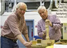  ?? PICTURE: ARTHUR CARRON ?? Chaim Factor and Frank Hedderman at the Men’s Shed in Sandyford, Co Dublin.