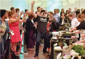  ?? JOHN RENNISON HAMILTON SPECTATOR FILE PHOTO ?? Chef Manny Ferreira was master of ceremonies for the crowd during Chef Wars in Hamilton in 2017, where he drew an enthusiast­ic response from the audience.