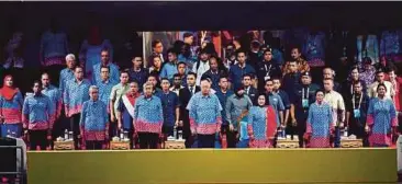  ?? BERNAMA PIC ?? Prime Minister Datuk Seri Najib Razak, Deputy Prime Minister Datuk Seri Dr Ahmad Zahid Hamidi and former prime minister Tun Abdullah Ahmad Badawi at the opening ceremony of the games.