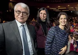  ??  ?? Da sinistra l’ad di Atac Paolo Simioni, Linda Meleo (Mobilità) e Virginia Raggi