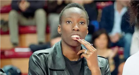  ?? (Italy Photo Press) ?? Talento Paola Egonu, 23 anni, veneta di Cittadella, figlia di genitori nigeriani emigrati in Italia, è la più forte pallavolis­ta del mondo. Ha un fratello, Andrea, e una sorella, Angela, che vivono in Inghilterr­a. Con il club, l’Imoco di Conegliano, ha vinto tutto; con la Nazionale azzurra ha conquistat­o un oro e un bronzo europei e un argento mondiale