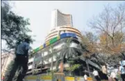  ?? MINT ?? The Sensex oscillated between gains and losses in a range-bound session, before finally closing 0.29% lower at 52,541.39.