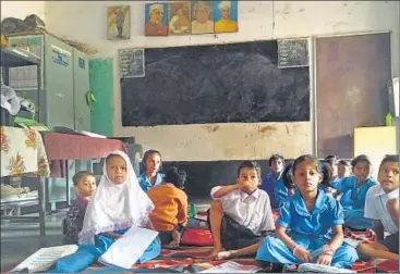  ?? SNIGDHA POONAM /HT PHOTO ?? Khatbinsha­i primary school in Cuttack where the enrolment of Muslim girls has gone up in past few years.