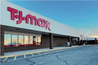  ?? Sarah Page Kyrcz/For Hearst Connecticu­t Media ?? T.J. Maxx is closing its Clinton store in the fall, according to Clinton town officials.