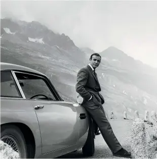  ??  ?? 3 millions d’Euros, c’est le prix pour l’Aston Martin de James Bond.