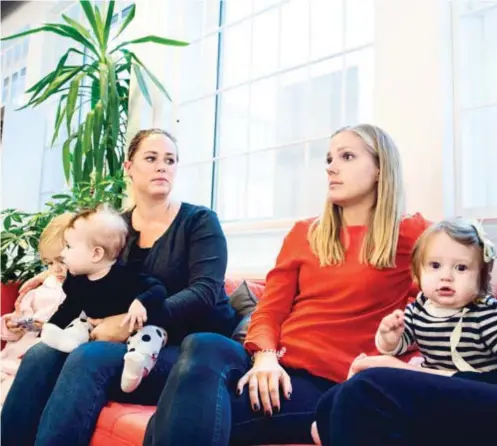  ?? LOTTERI. ?? Mikaela Thorneus, Lina Dill och Sandra Eklander är överens om att det är lite som ett lotteri vilket typ av stöd man får kring amning, knipövning­ar och annat som kan höra tiden som nybliven mamma till.